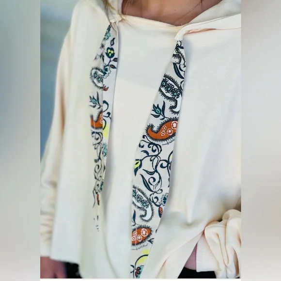 DAVI & DANI Cream Hoodie with Patterned Scarf Drawstrings - Picture 2 of 7